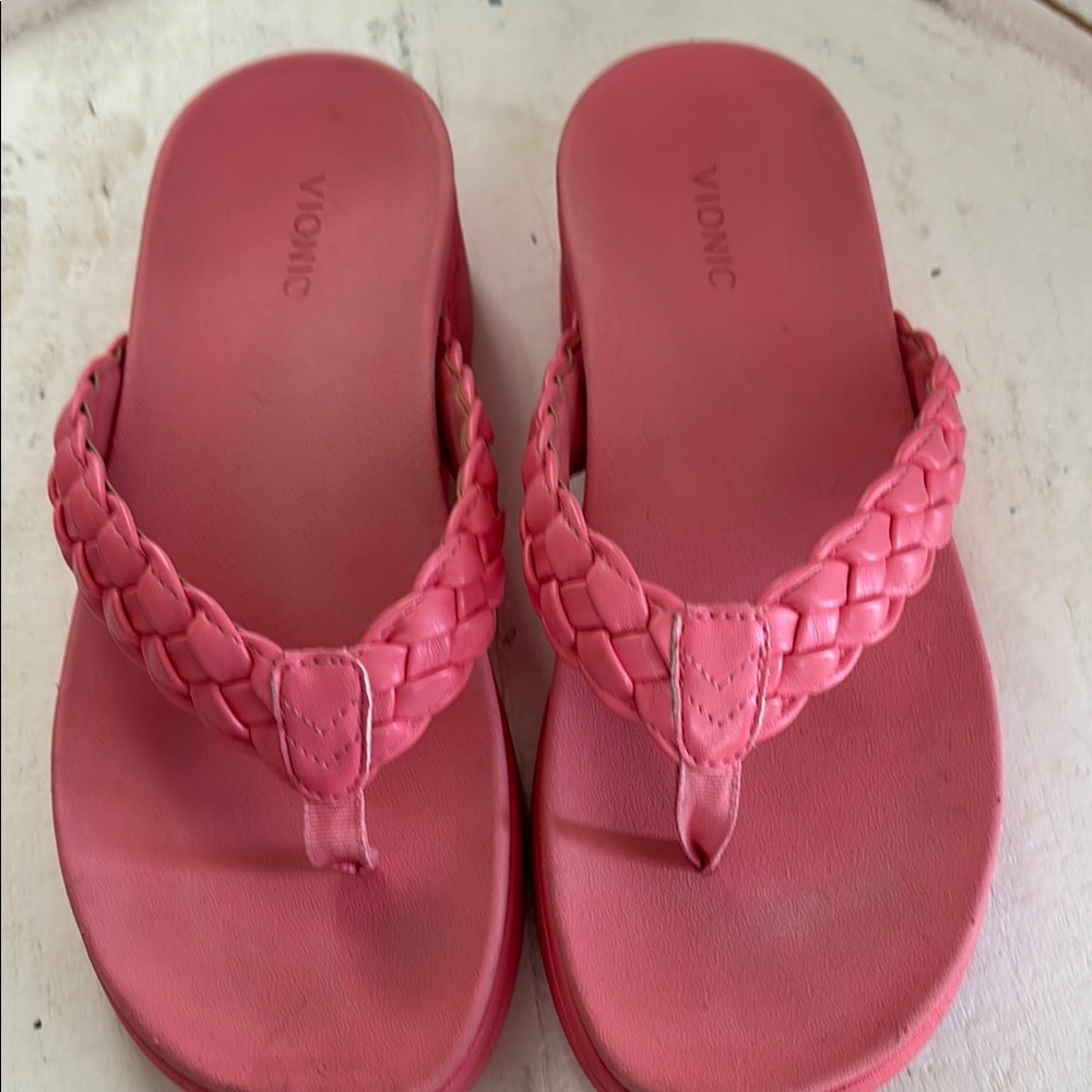 Vionic Women's Pink Braided Sandals